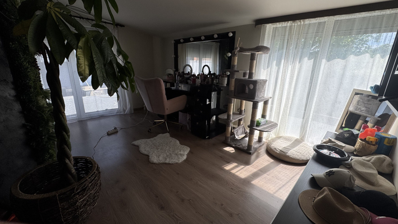 Casa spatioasa cu 7 camere si curte proprie, zona Dambovita  15, foxfort.ro