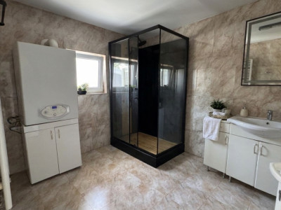 Casa spatioasa cu 7 camere si curte proprie, zona Dambovita  imagine mica 7, foxfort.ro