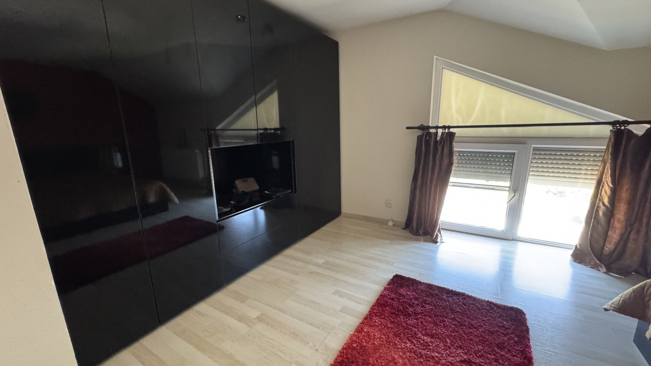 Apartament la curte comuna cu intrare separata, zona Dambovita 12, foxfort.ro