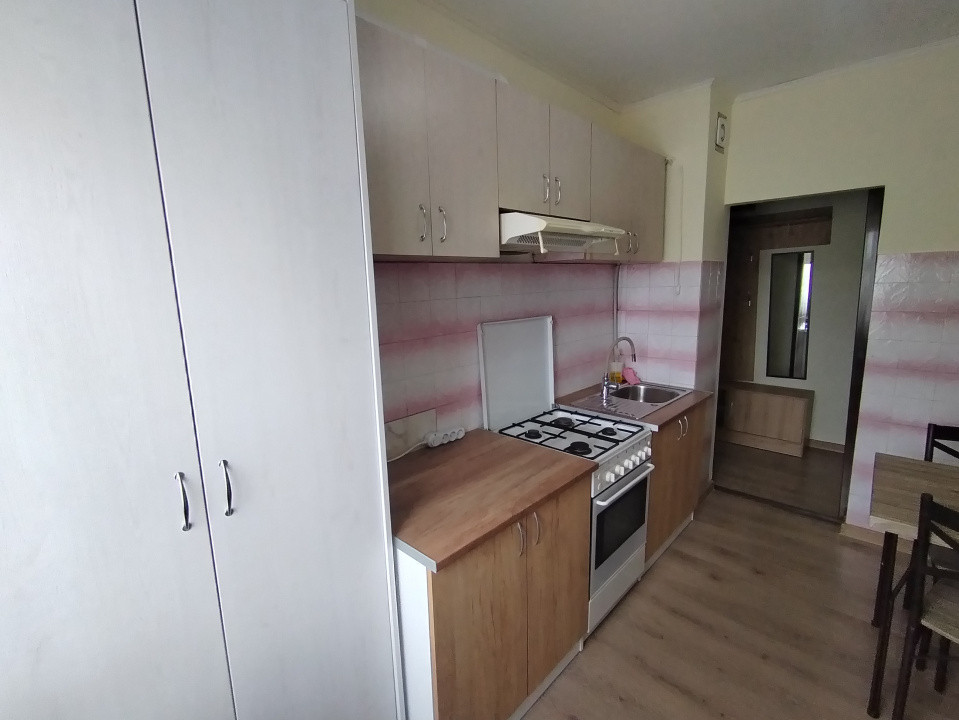 COMISION 0% Apartament cu 3 camere de inchiriat in zona Olimpia 12, foxfort.ro