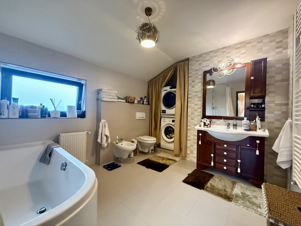 Casa exclusivista cu piscina, la intrare in Dumbravita 13, foxfort.ro