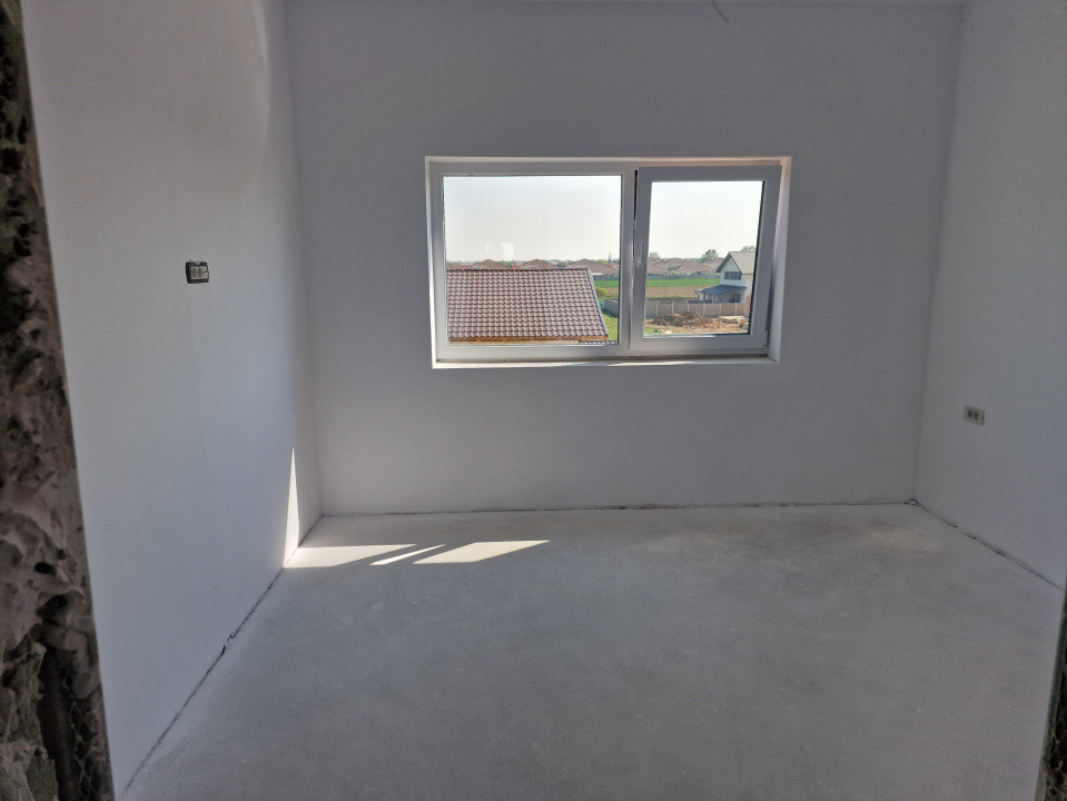 Apartament cu 3 camere de vanzare in Bucovat 2, foxfort.ro