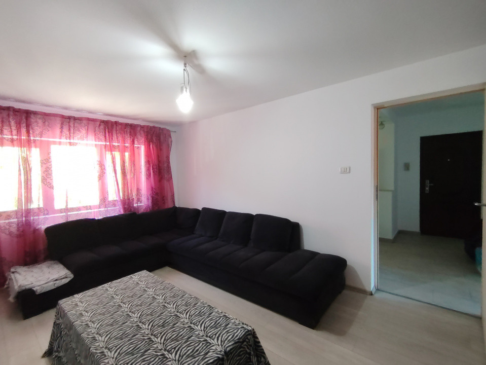 Apartament cu 3 camere, 70 mp de inchiriat, zona Fabric 1, foxfort.ro