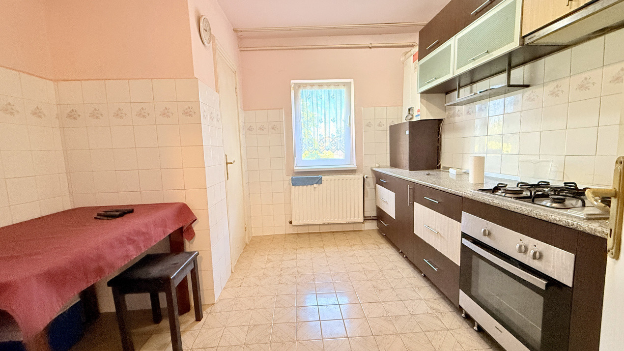 COMISION 0% Apartament cu 3 camere decomandat, Aradului - bloc izolat  7, foxfort.ro