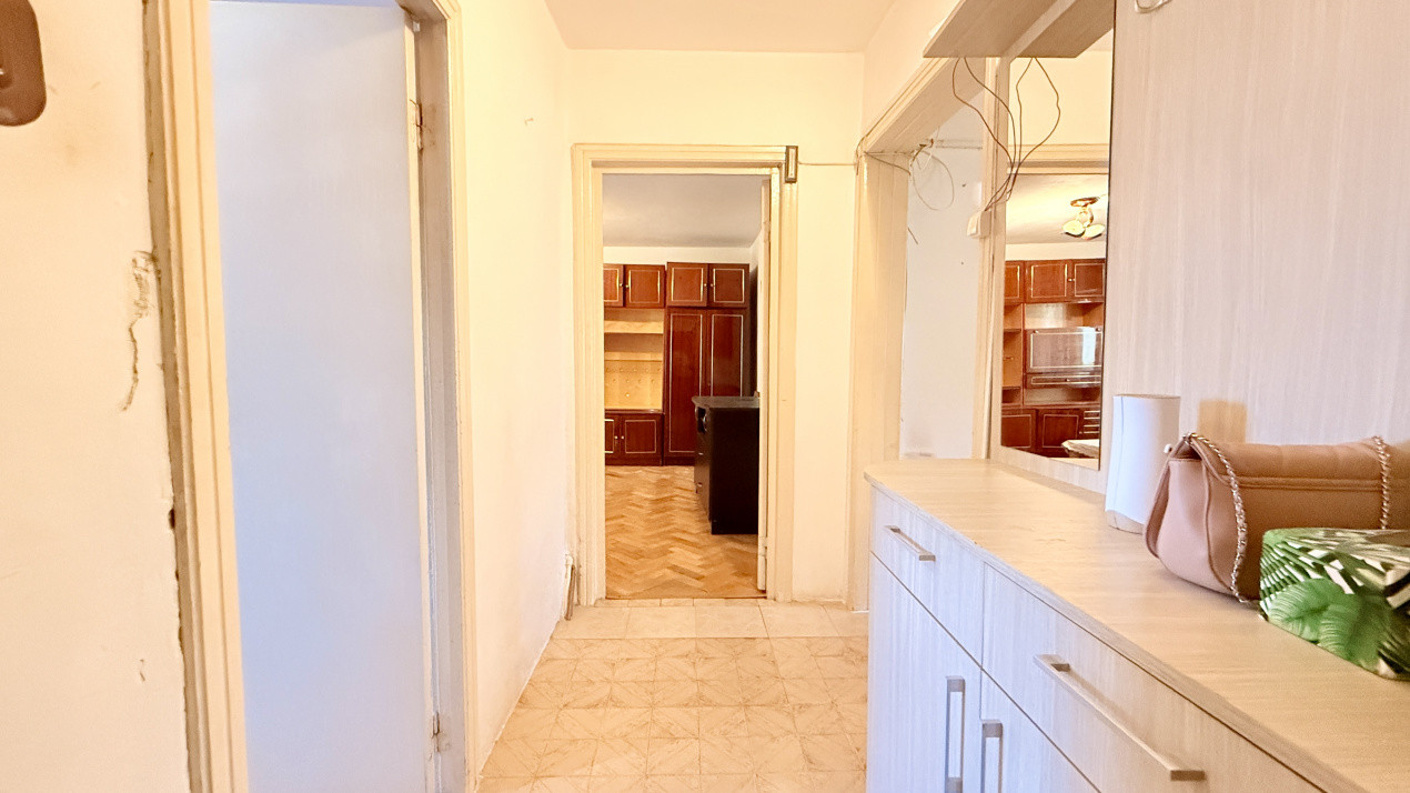 COMISION 0% Apartament cu 3 camere decomandat, Aradului - bloc izolat  9, foxfort.ro