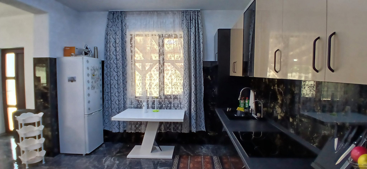 Casa individuala cu 6 camere Parter + 1 Etaj in Comlosu Mare 6, foxfort.ro