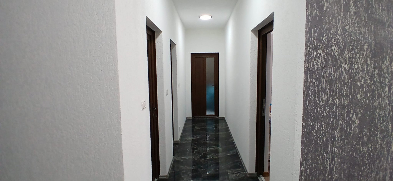Casa individuala cu 6 camere Parter + 1 Etaj in Comlosu Mare 10, foxfort.ro