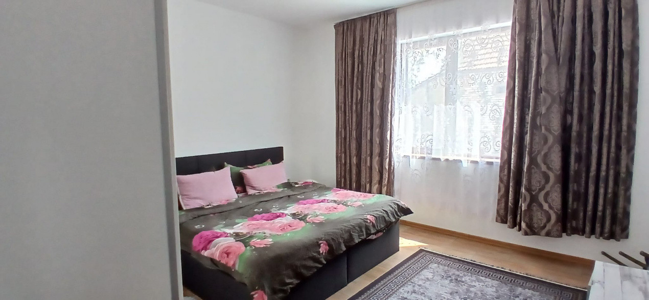Casa individuala cu 6 camere Parter + 1 Etaj in Comlosu Mare 12, foxfort.ro