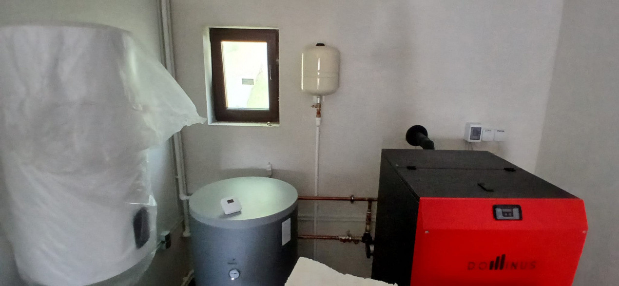 Casa individuala cu 6 camere Parter + 1 Etaj in Comlosu Mare 15, foxfort.ro