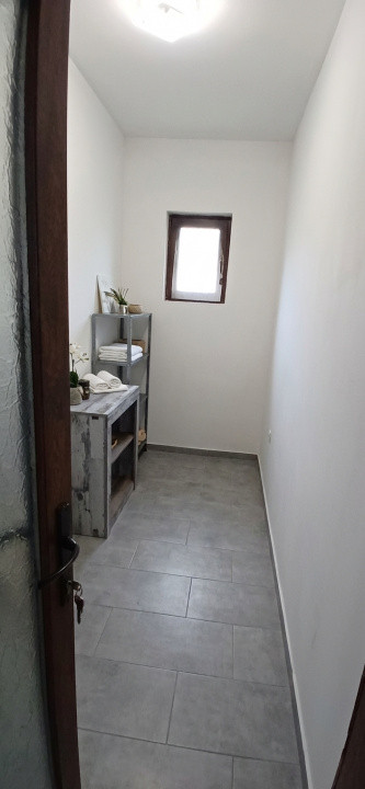Casa individuala cu 6 camere Parter + 1 Etaj in Comlosu Mare 20, foxfort.ro