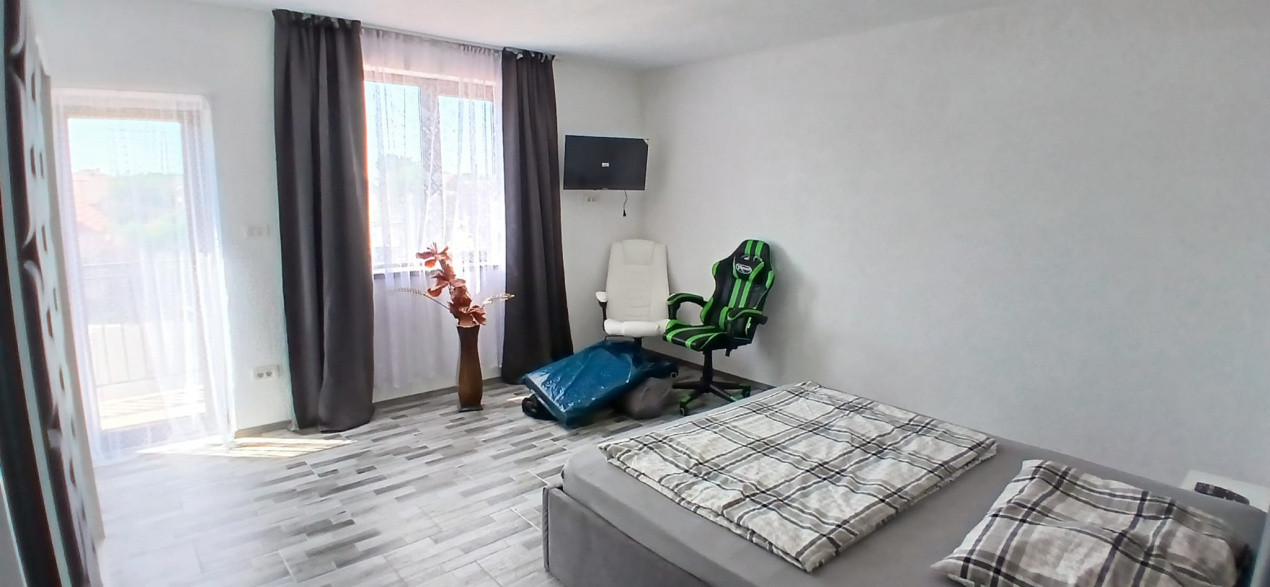 Casa individuala cu 6 camere Parter + 1 Etaj in Comlosu Mare 22, foxfort.ro