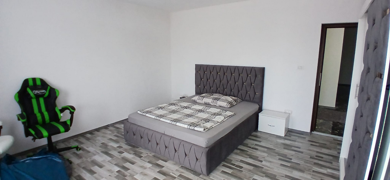 Casa individuala cu 6 camere Parter + 1 Etaj in Comlosu Mare 24, foxfort.ro