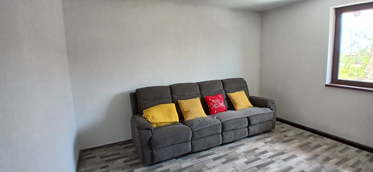 Casa individuala cu 6 camere Parter + 1 Etaj in Comlosu Mare 28, foxfort.ro