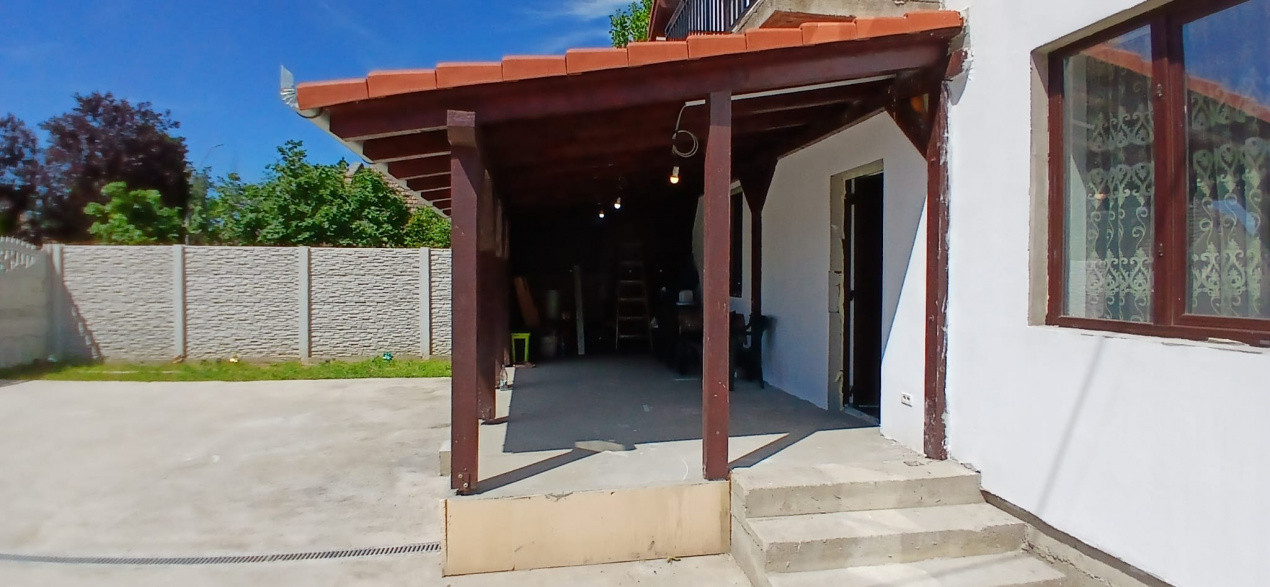 Casa individuala cu 6 camere Parter + 1 Etaj in Comlosu Mare 37, foxfort.ro