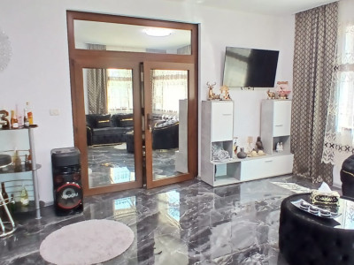 Casa individuala cu 6 camere Parter + 1 Etaj in Comlosu Mare imagine mica 8, foxfort.ro