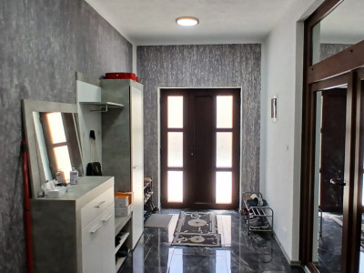 Casa individuala cu 6 camere Parter + 1 Etaj in Comlosu Mare imagine mica 9, foxfort.ro