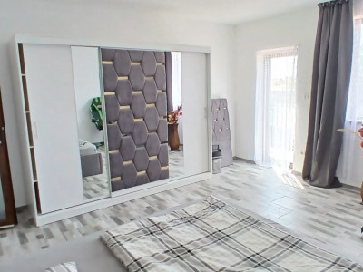 Casa individuala cu 6 camere Parter + 1 Etaj in Comlosu Mare imagine mica 23, foxfort.ro