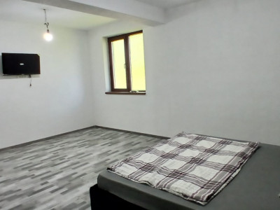Casa individuala cu 6 camere Parter + 1 Etaj in Comlosu Mare imagine mica 33, foxfort.ro