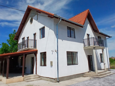 Casa individuala cu 6 camere Parter + 1 Etaj in Comlosu Mare imagine mica 36, foxfort.ro
