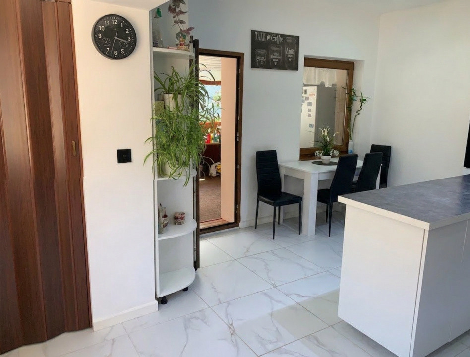 Casa individuala cu 6 camere de vanzare in zona Dambovita 8, foxfort.ro