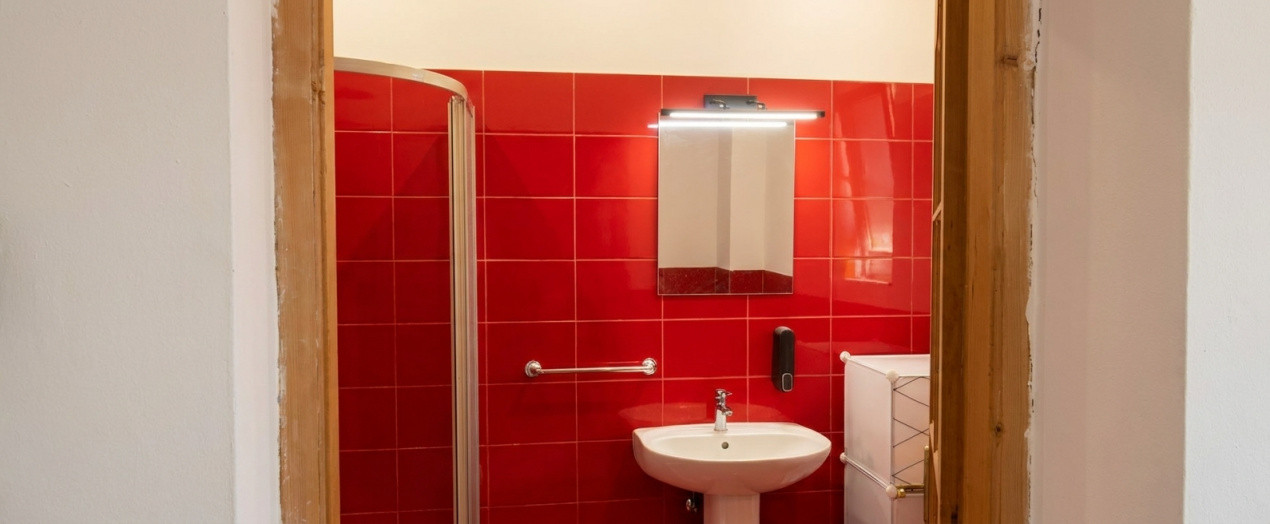 Casa individuala cu 6 camere de vanzare in zona Dambovita 9, foxfort.ro
