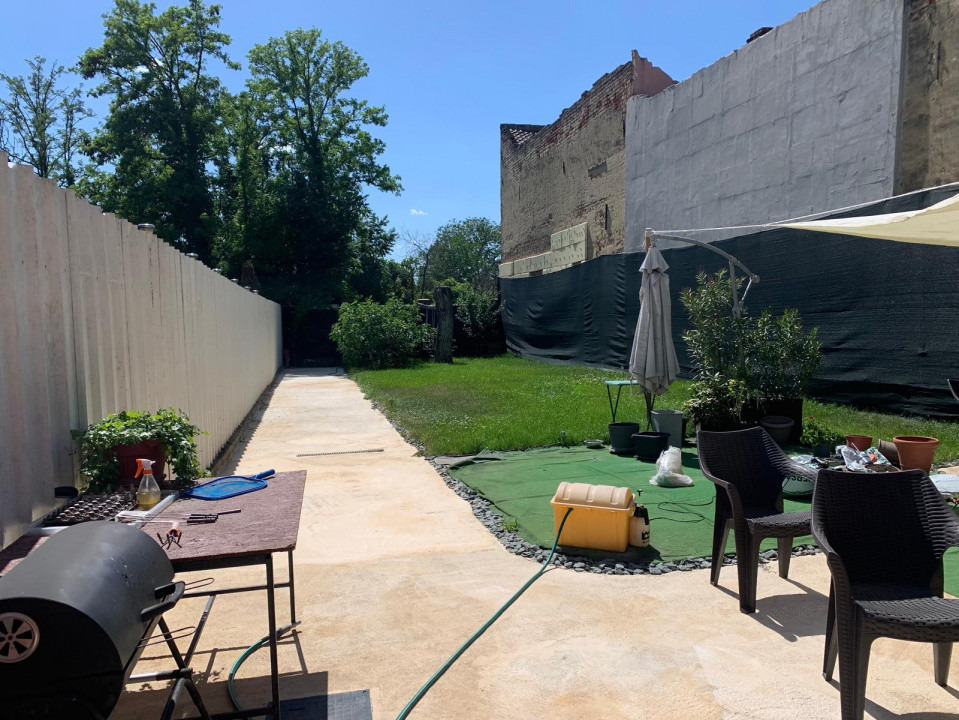 Casa individuala cu 6 camere de vanzare in zona Dambovita 22, foxfort.ro