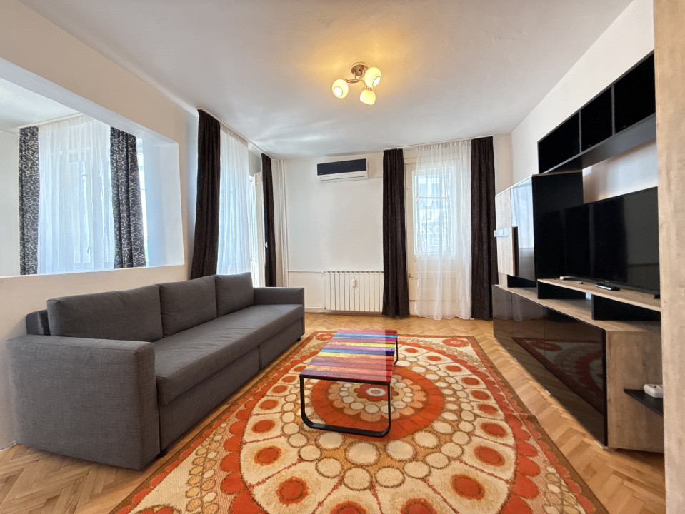 Apartament cu 2 camere de vanzare in zona Circumvalatiunii 1, foxfort.ro