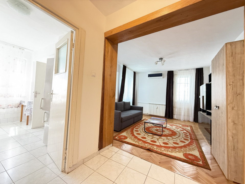 Apartament cu 2 camere de vanzare in zona Circumvalatiunii 4, foxfort.ro