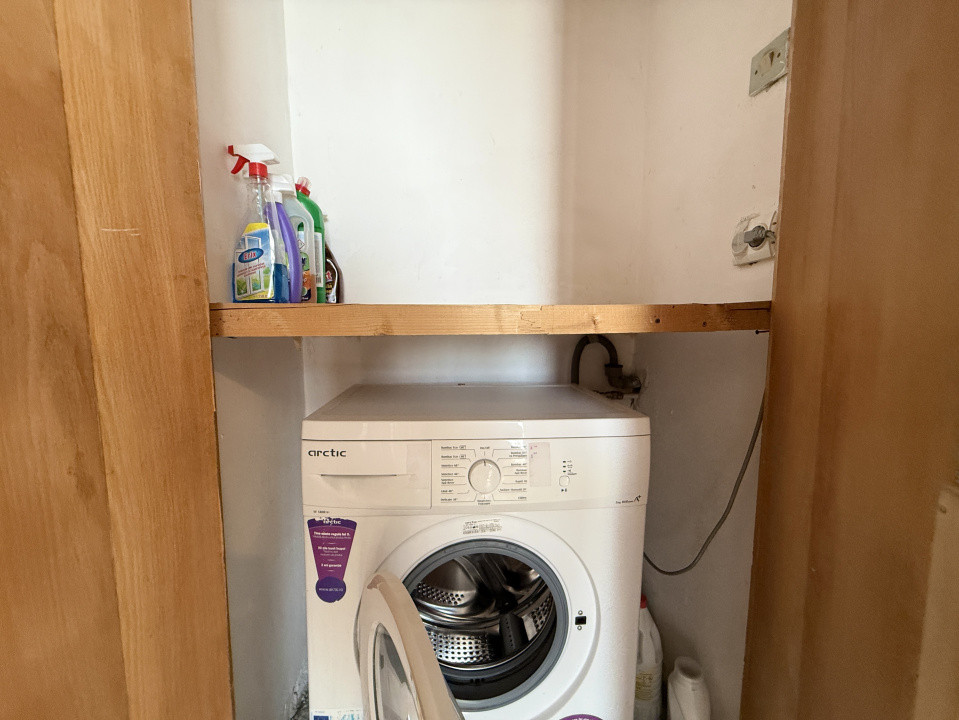 Apartament cu 2 camere de vanzare in zona Circumvalatiunii 7, foxfort.ro