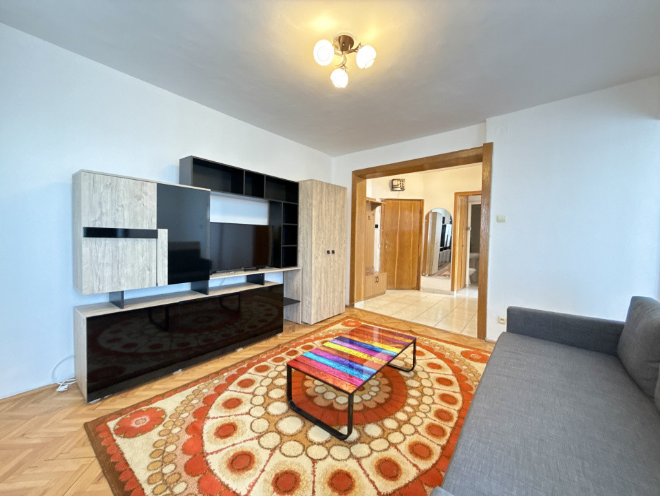 Apartament cu 2 camere de vanzare in zona Circumvalatiunii 8, foxfort.ro