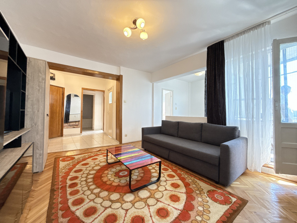 Apartament cu 2 camere de vanzare in zona Circumvalatiunii 9, foxfort.ro