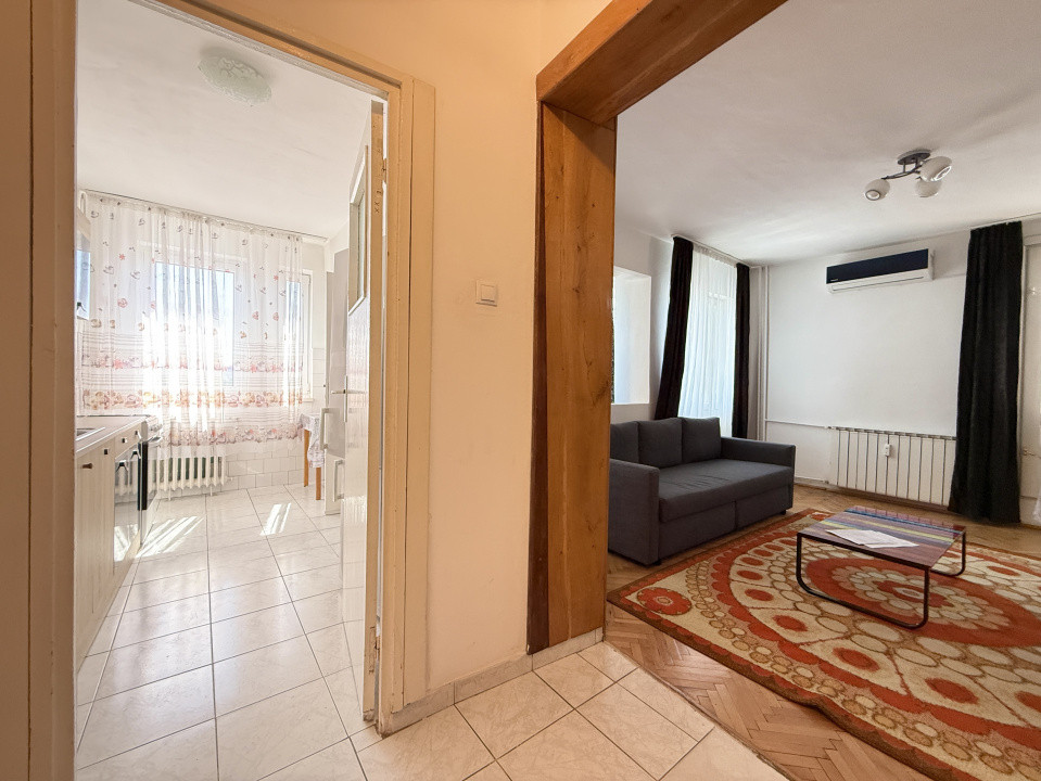 Apartament cu 2 camere de vanzare in zona Circumvalatiunii 17, foxfort.ro