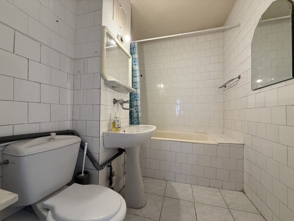 Apartament cu 2 camere de vanzare in zona Circumvalatiunii 19, foxfort.ro
