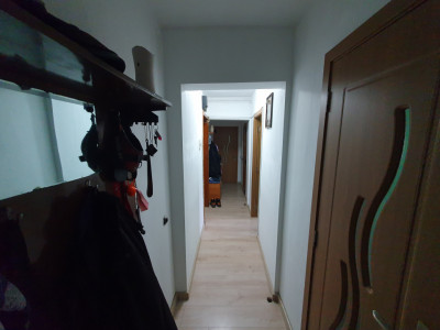 Apartament 4 camere, etaj 1, centrala proprie, zona Dacia imagine mica 8, foxfort.ro