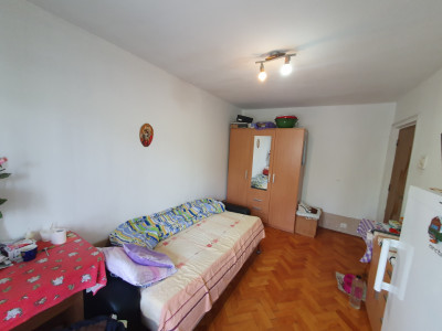 Apartament 4 camere, etaj 1, centrala proprie, zona Dacia imagine mica 11, foxfort.ro