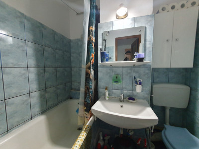 Apartament 4 camere, etaj 1, centrala proprie, zona Dacia imagine mica 16, foxfort.ro