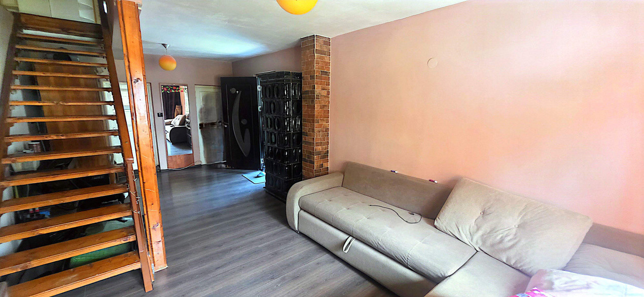 Casa individuala cu 5 camere de vanzare in localitatea Minis 6, foxfort.ro
