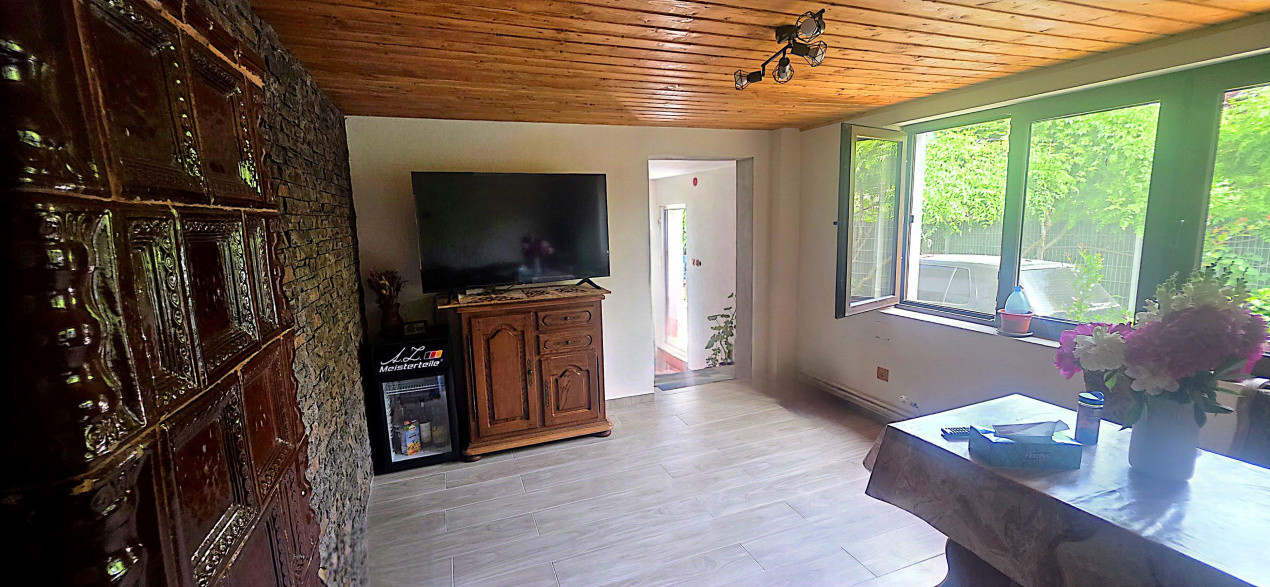 Casa individuala cu 5 camere de vanzare in localitatea Minis 7, foxfort.ro