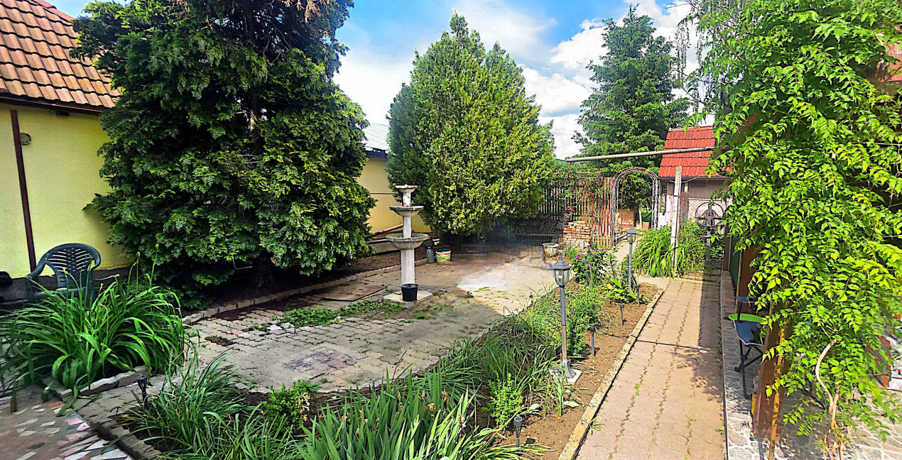 Casa individuala cu 5 camere de vanzare in localitatea Minis 21, foxfort.ro