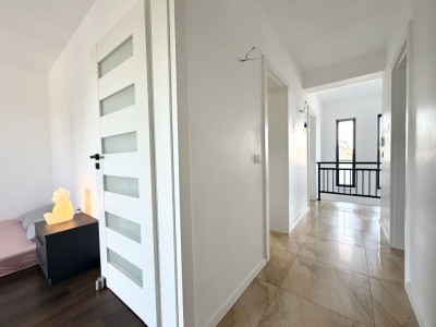 Duplex mobilat complet, 4 camere, teren 430 mp in Sanandrei imagine mica 19, foxfort.ro