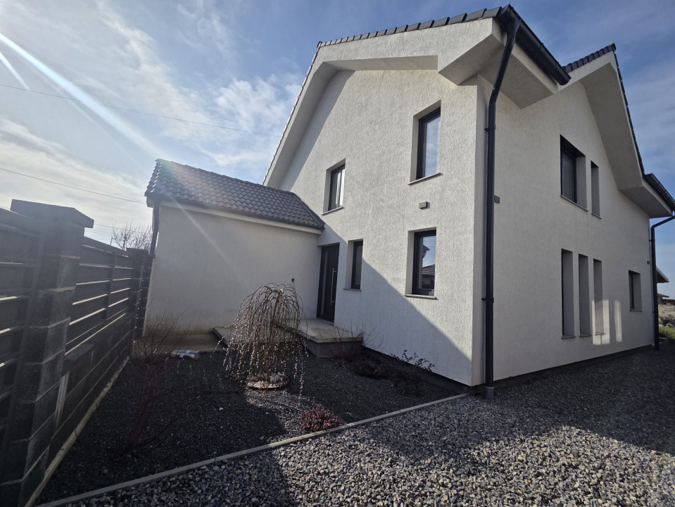 Casa cu 5 camere de 160 mp utili de vanzare in Sagu  1, foxfort.ro