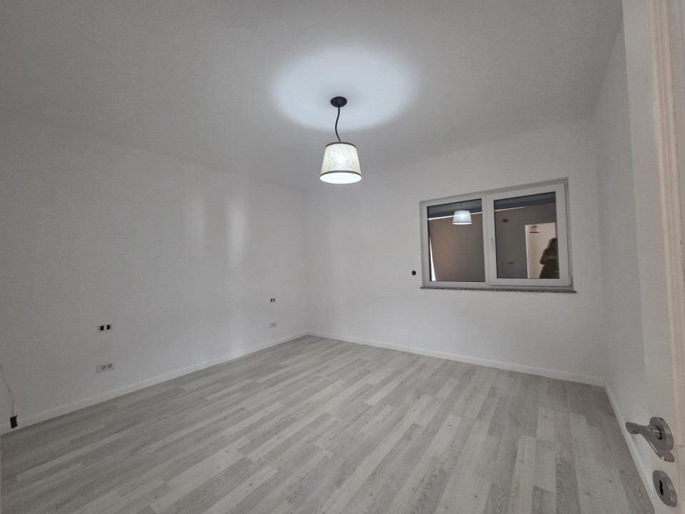 Casa cu 5 camere de 160 mp utili de vanzare in Sagu  4, foxfort.ro