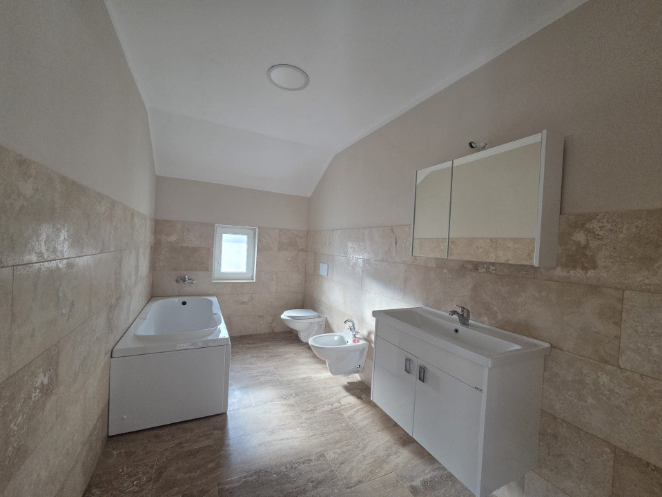 Casa cu 5 camere de 160 mp utili de vanzare in Sagu  6, foxfort.ro