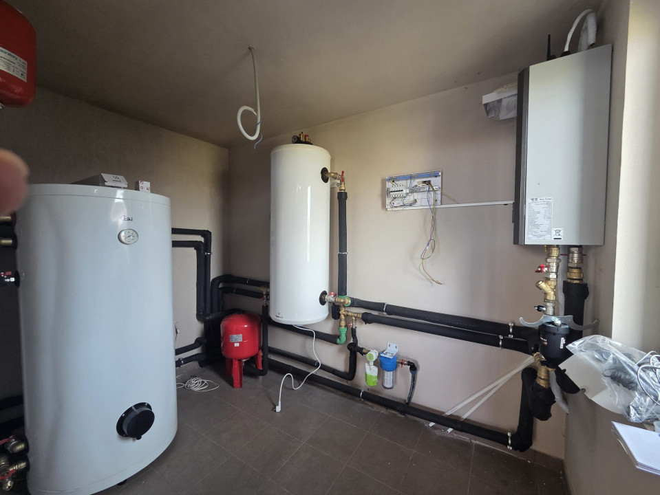 Casa cu 5 camere de 160 mp utili de vanzare in Sagu  9, foxfort.ro