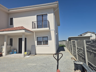 Duplex 5 camere, 105 mp, in Mosnita Noua