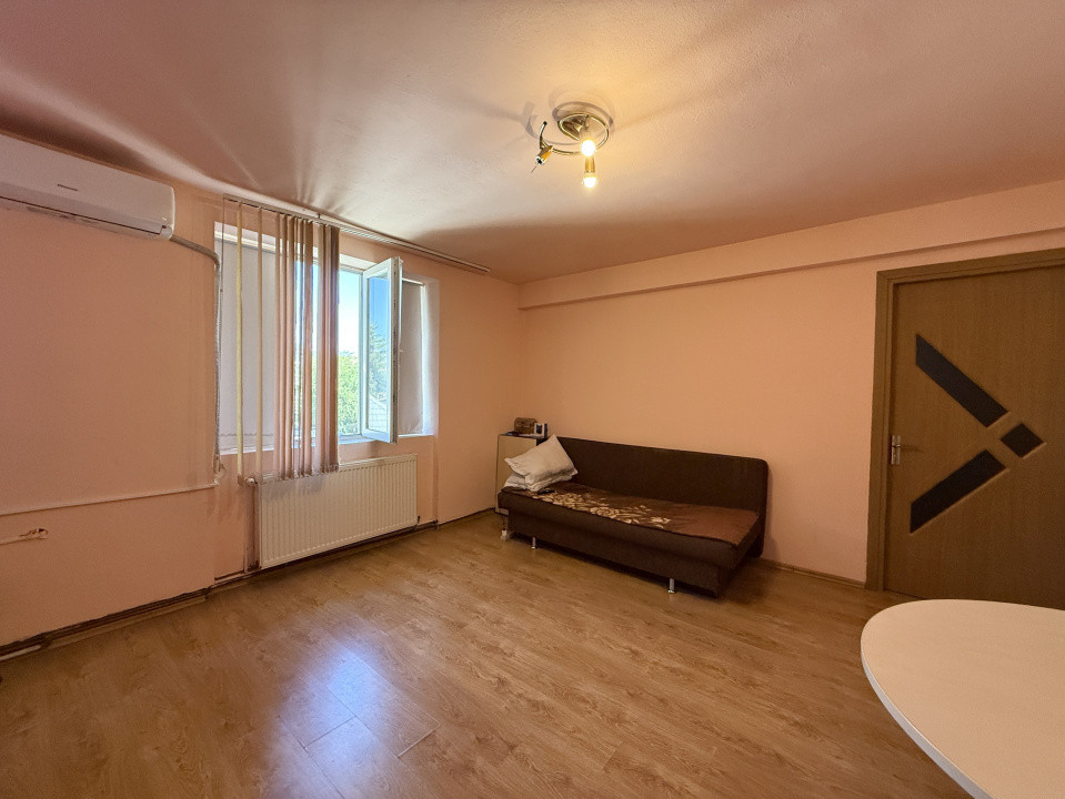 Apartament cu 2 camere, de vanzare in zona Complex Studentesc 8, foxfort.ro
