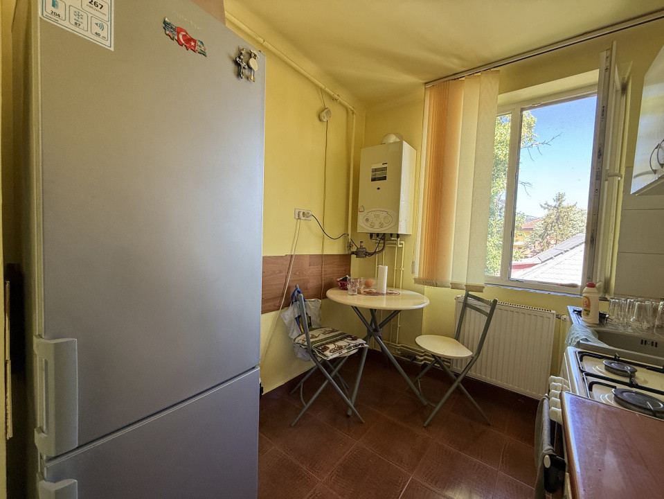 Apartament cu 2 camere, de vanzare in zona Complex Studentesc 15, foxfort.ro