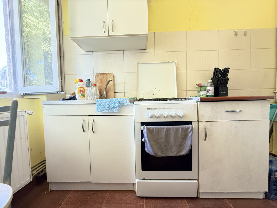 Apartament cu 2 camere, de vanzare in zona Complex Studentesc 18, foxfort.ro