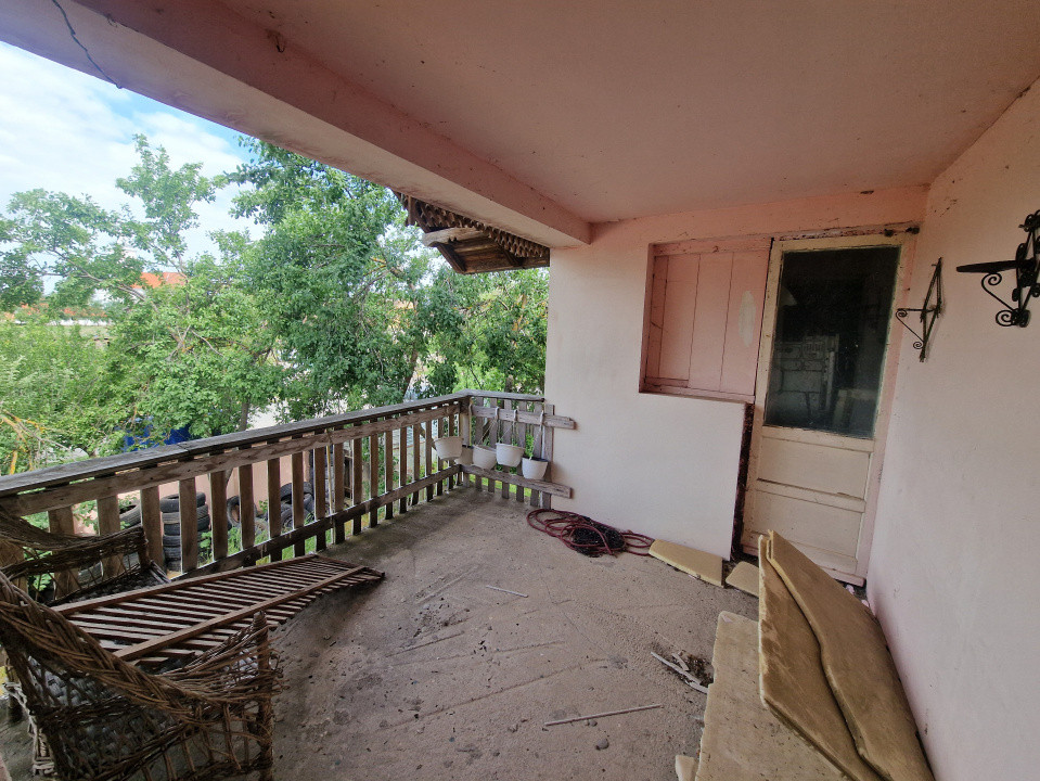 Casa cu 3 camere si teren de 2096 mp in Ianova 19, foxfort.ro
