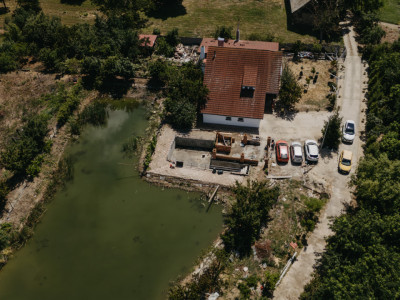 Casa individuala cu 8 camere si lac cu pesti, teren 4424 mp - Jebel imagine mica 33, foxfort.ro